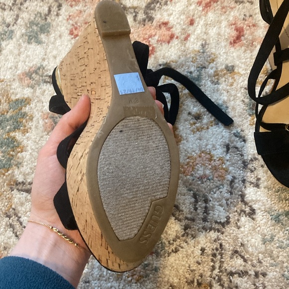 Guess wrap wedges - Picture 3 of 4